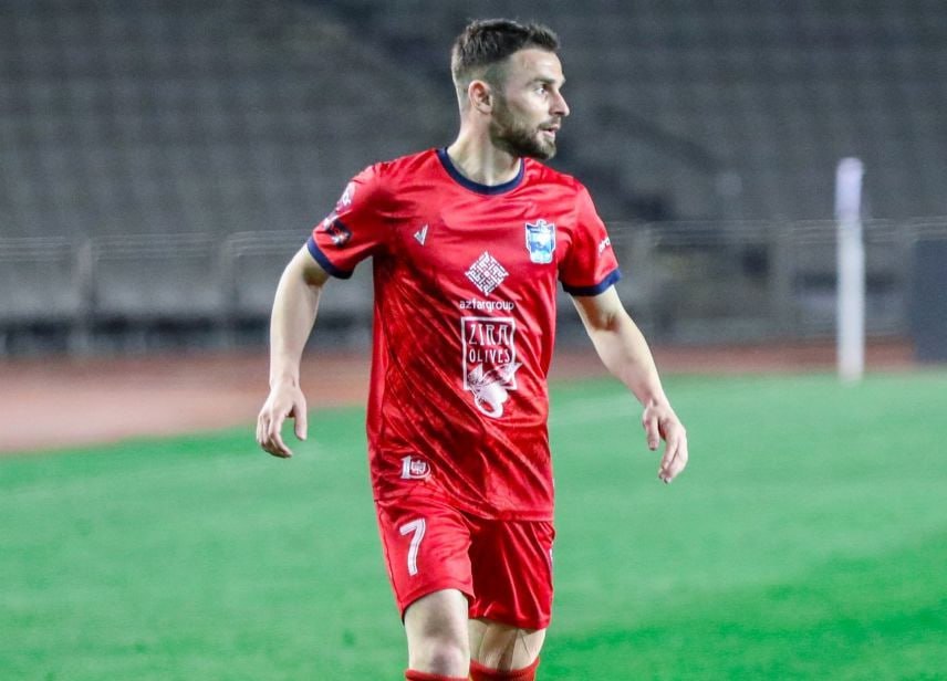 “Zirə”dən ayrılan futbolçu “Kəpəz”ə keçir “Zirə”dən ayrılan futbolçu “Kəpəz”ə keçir