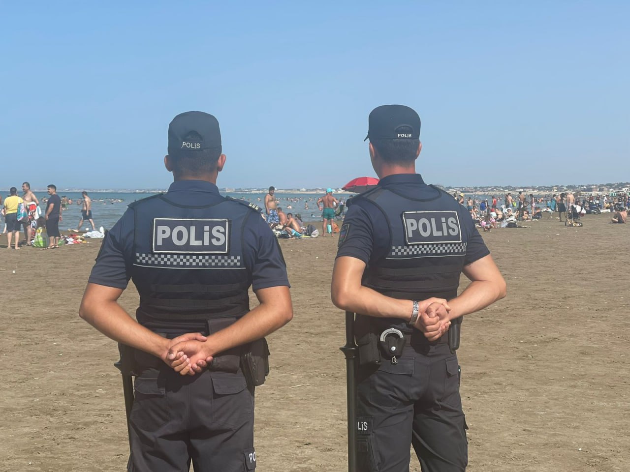 Polis istirahət zonalarında fasiləsiz xidmət aparır - FOTO Polis istirahət zonalarında fasiləsiz xidmət aparır - FOTO