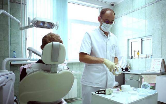 Diş təmizləmə aparatı birbaşa pasiyentin ağzında partladı – ANBAAN VİDEO Diş təmizləmə aparatı birbaşa pasiyentin ağzında partladı – ANBAAN VİDEO