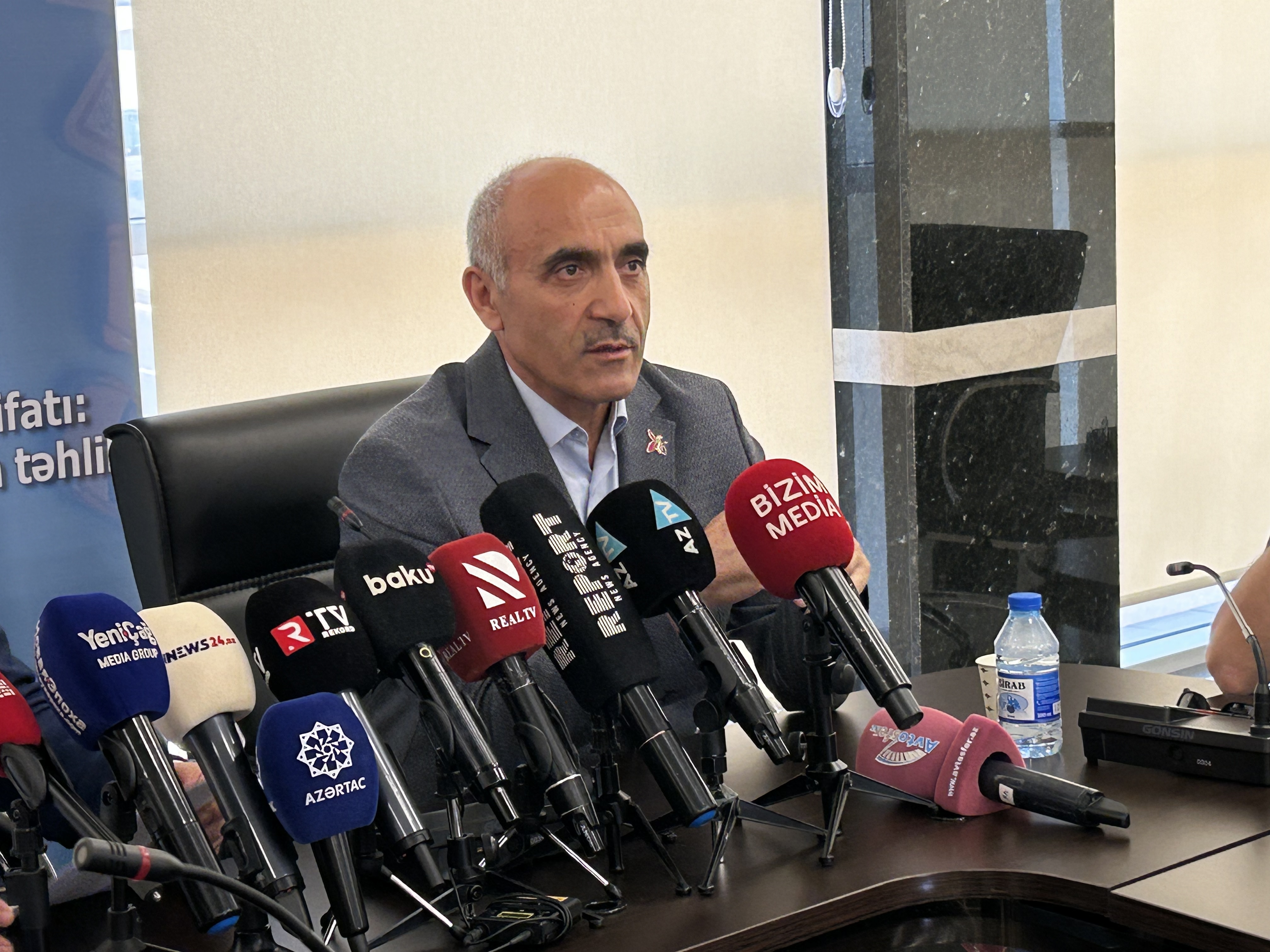 “Yol-nəqliyyat hadisələri Azərbaycana hər il 3 milyard manat ziyan vurur” – Ərşad Hüseynov “Yol-nəqliyyat hadisələri Azərbaycana hər il 3 milyard manat ziyan vurur” – Ərşad Hüseynov