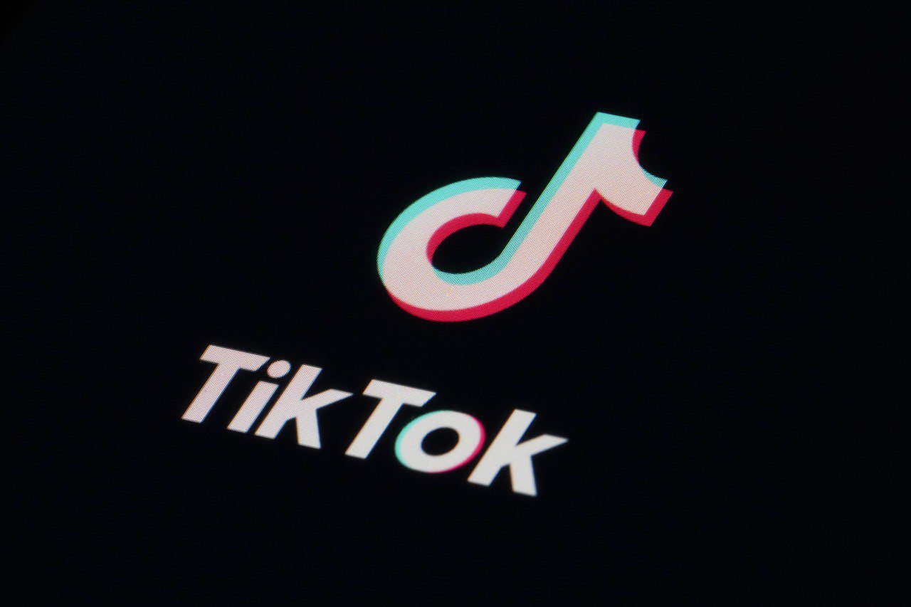 "TikTok"da tanışına böhtan atan qadın cəzalandırıldı
