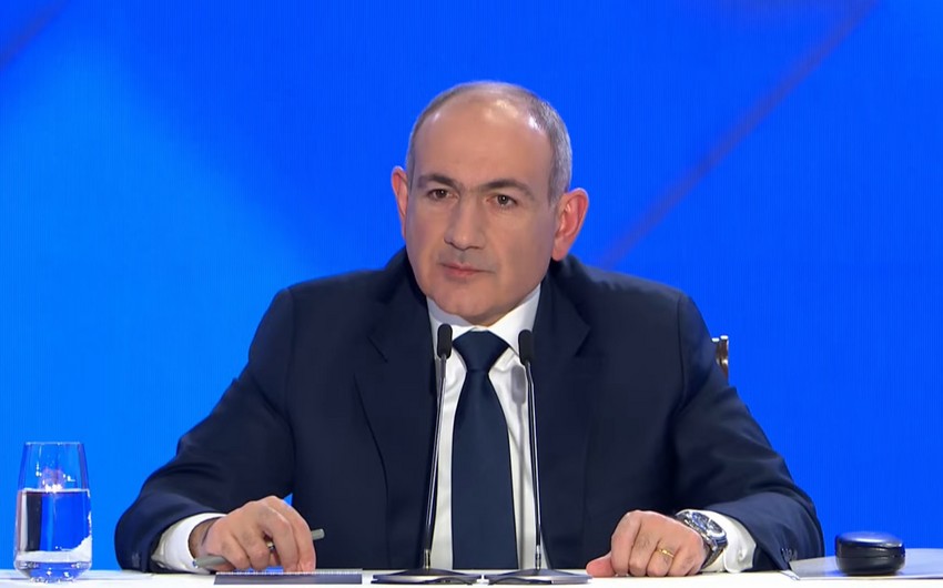 Paşinyan İrəvandakı "Artsax" binasını bağlayır Paşinyan İrəvandakı "Artsax" binasını bağlayır