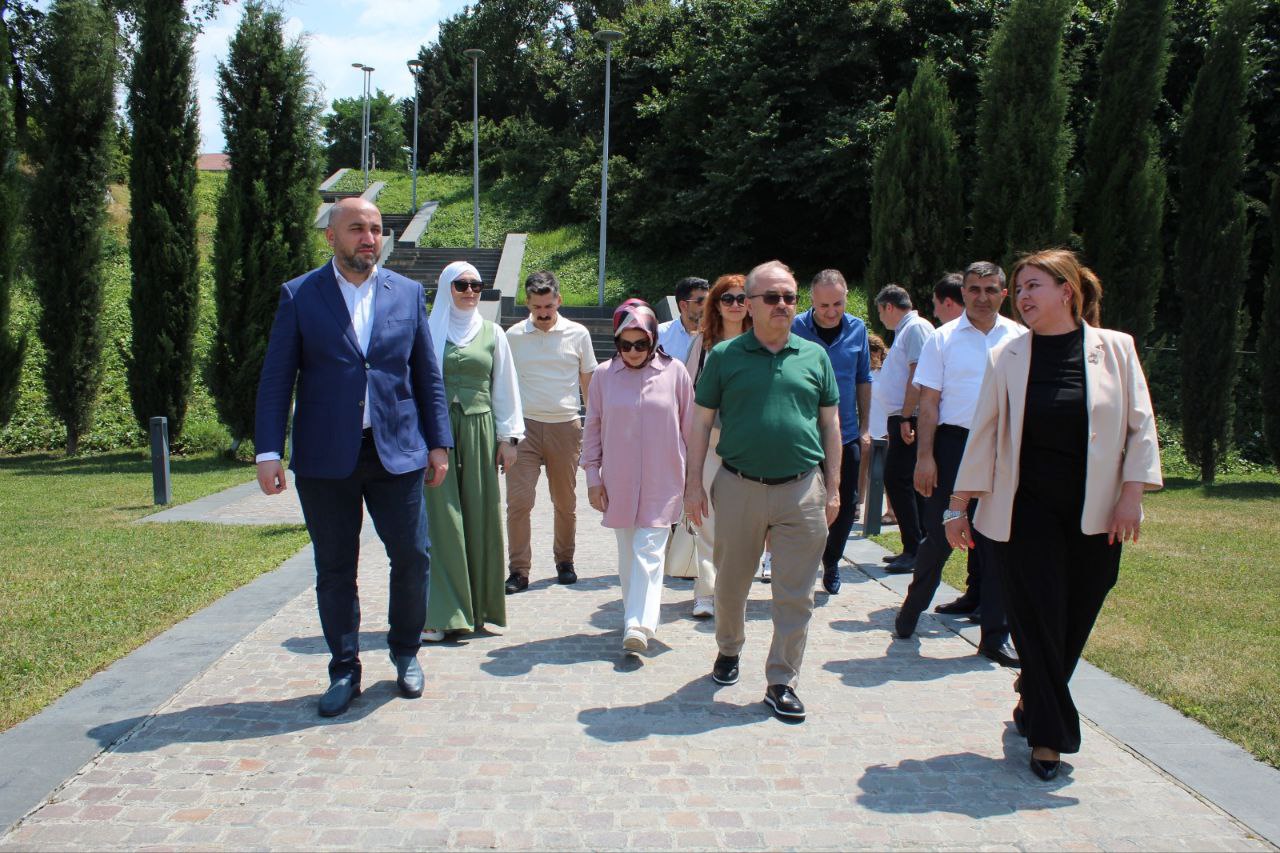 Türkiyəli səfir Quba Soyqırımı Memorial Kompleksini ziyarət etdi - FOTO