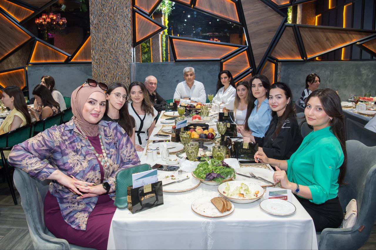 ADSEA jurnalistləri Milli Mətbuatın 150 illiyi münasibətilə təbrik etdi - FOTO