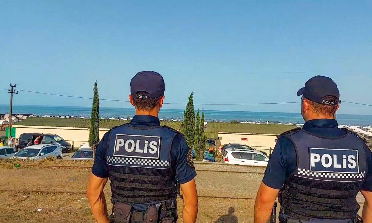 İstirahət zonalarında polis xidmətləri gücləndirildi - FOTO İstirahət zonalarında polis xidmətləri gücləndirildi - FOTO