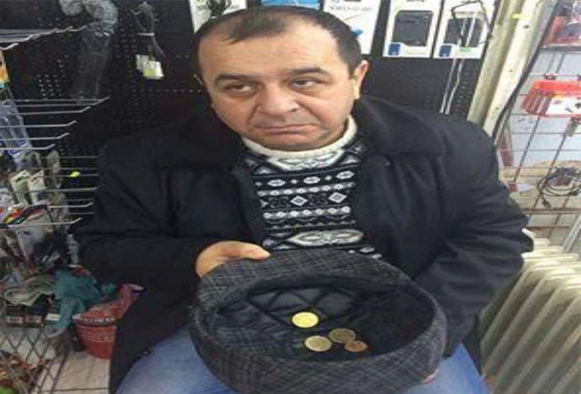 Tanınmış azərbaycanlı aktyor küçələrdə corab satdı - VİDEO