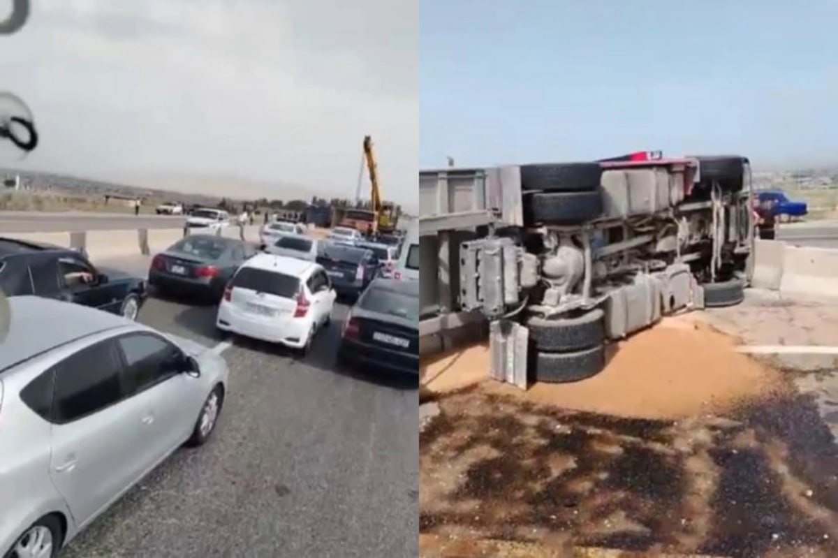 Hacıqabulda TIR aşdı, taxıl yola dağıldı – VİDEO Hacıqabulda TIR aşdı, taxıl yola dağıldı – VİDEO