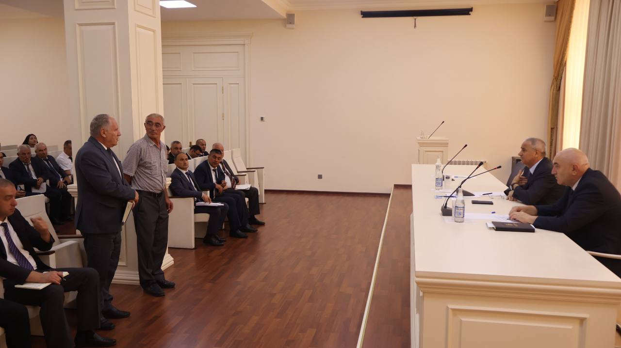 Qusarda vətəndaşların müraciətləri dinlənildi - FOTO Qusarda vətəndaşların müraciətləri dinlənildi - FOTO