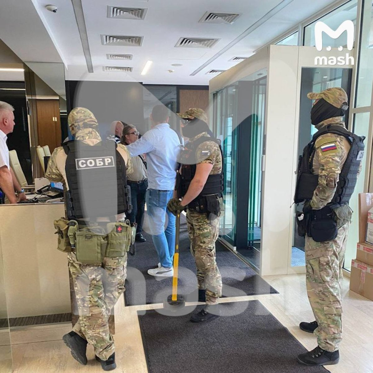 Rusiyada OMON İskəndər Xəlilovun oğlunun ofisinə basqın etdi – FOTO