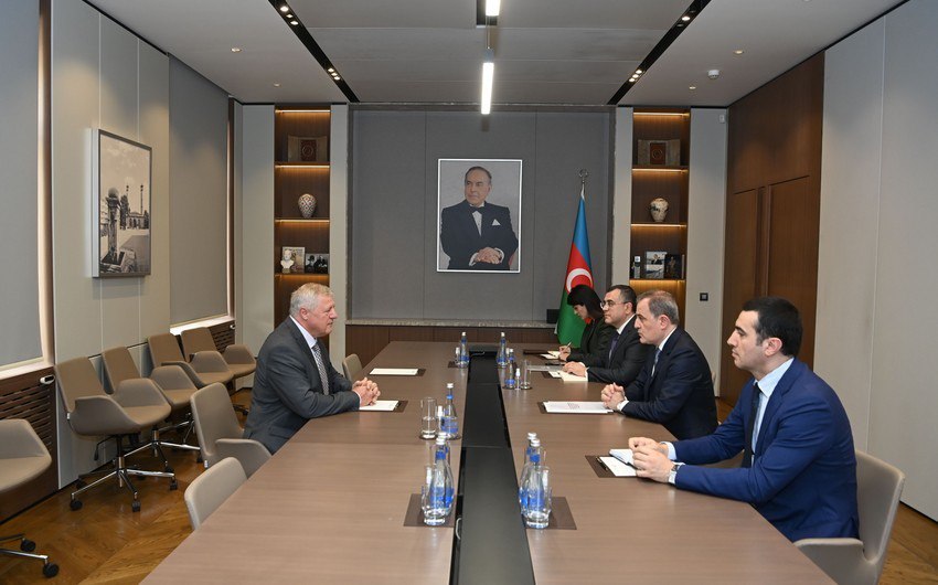 Ceyhun Bayramov diplomatik fəaliyyəti başa çatan Slovakiya səfirini qəbul etdi - FOTO