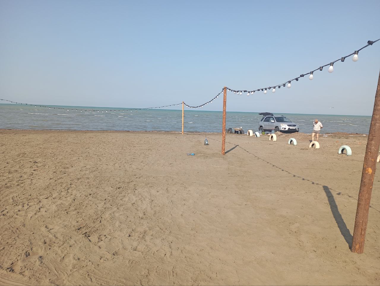 Şirvanlı çimərliyində antisanitariya: Zibil dənizə tökülür - FOTO