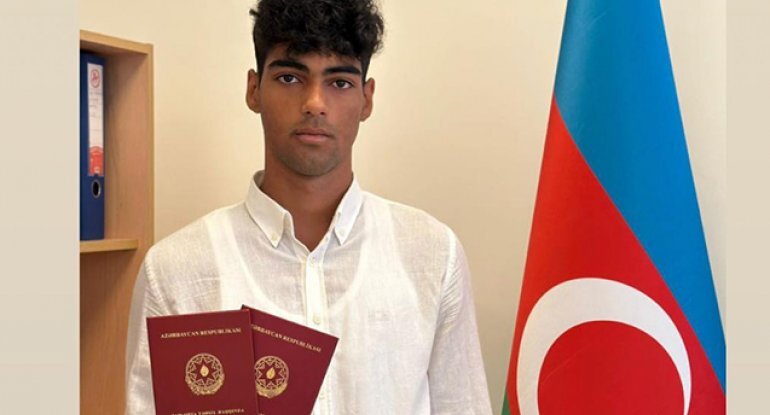 İmtahanda 697 bal yığan Əbülhəsən baxın kim imiş - FOTO İmtahanda 697 bal yığan Əbülhəsən baxın kim imiş - FOTO