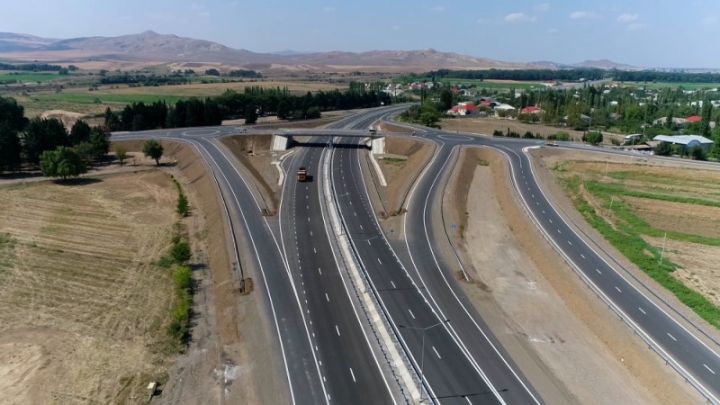 Kürdəmirdə yol təmirinə 1,5 milyon manat ayrıldı – SƏRƏNCAM Kürdəmirdə yol təmirinə 1,5 milyon manat ayrıldı – SƏRƏNCAM