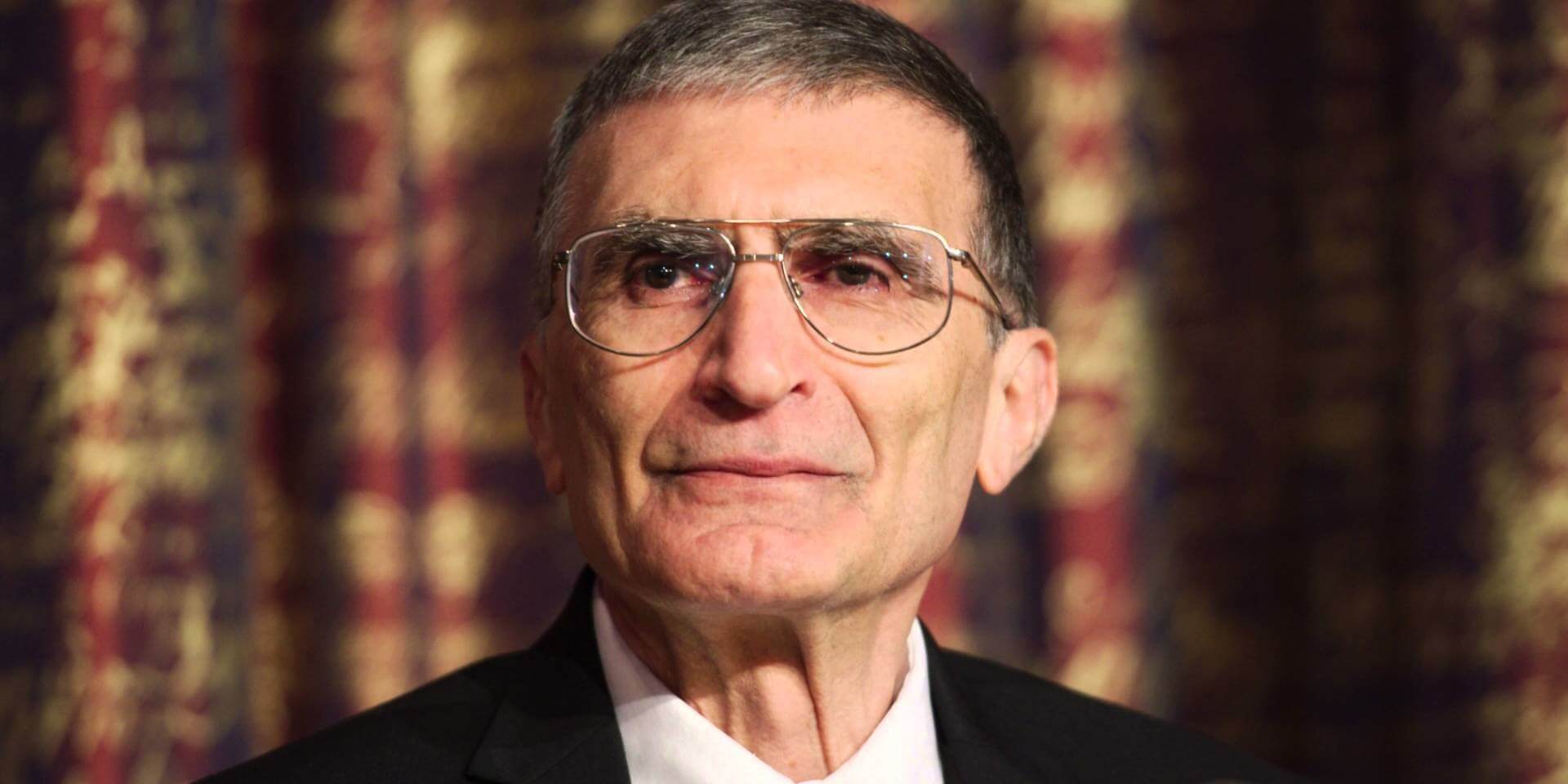 Əziz Sancar Şimali Kipr Türk Respublikası vətəndaşı oldu Əziz Sancar Şimali Kipr Türk Respublikası vətəndaşı oldu