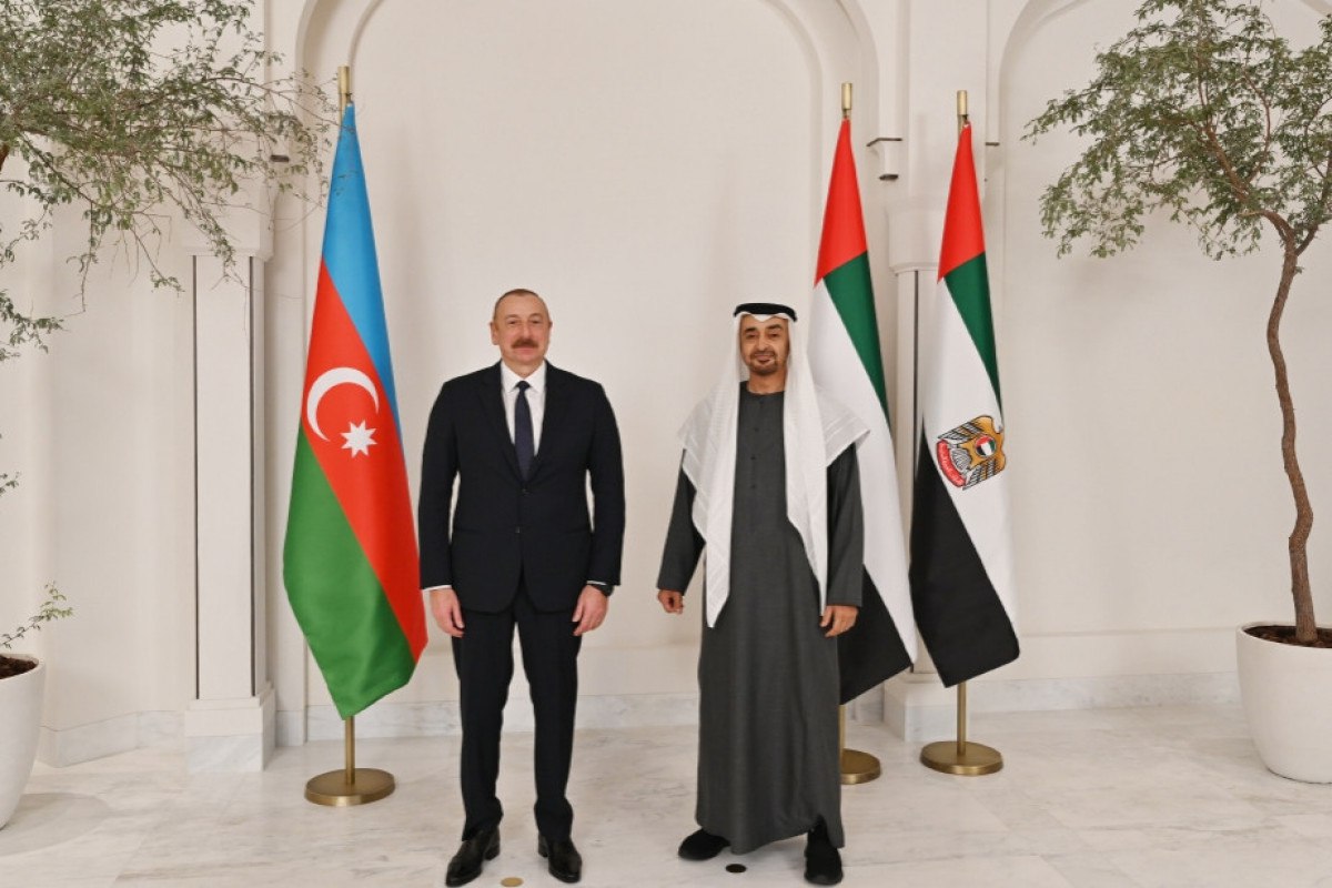 İlham Əliyev Birləşmiş Ərəb Əmirliklərinin Prezidentini Azərbaycana səfərə dəvət etdi