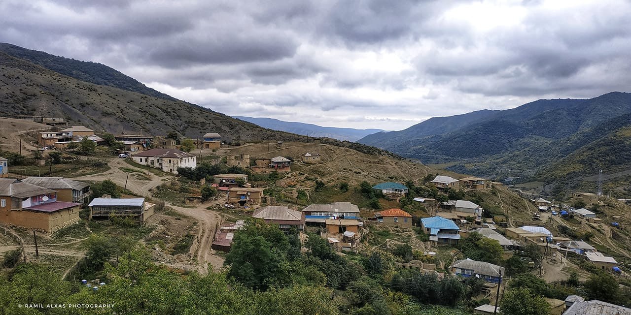 Qusarda DƏHŞƏT – 67 yaşlı şəxs iki nəfəri BALTALADI – ÖZƏL Qusarda DƏHŞƏT – 67 yaşlı şəxs iki nəfəri BALTALADI – ÖZƏL