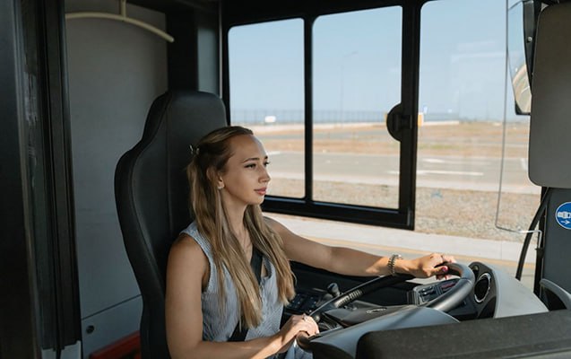 Bakıda qadınlar da avtobus sürəcək – FOTO Bakıda qadınlar da avtobus sürəcək – FOTO