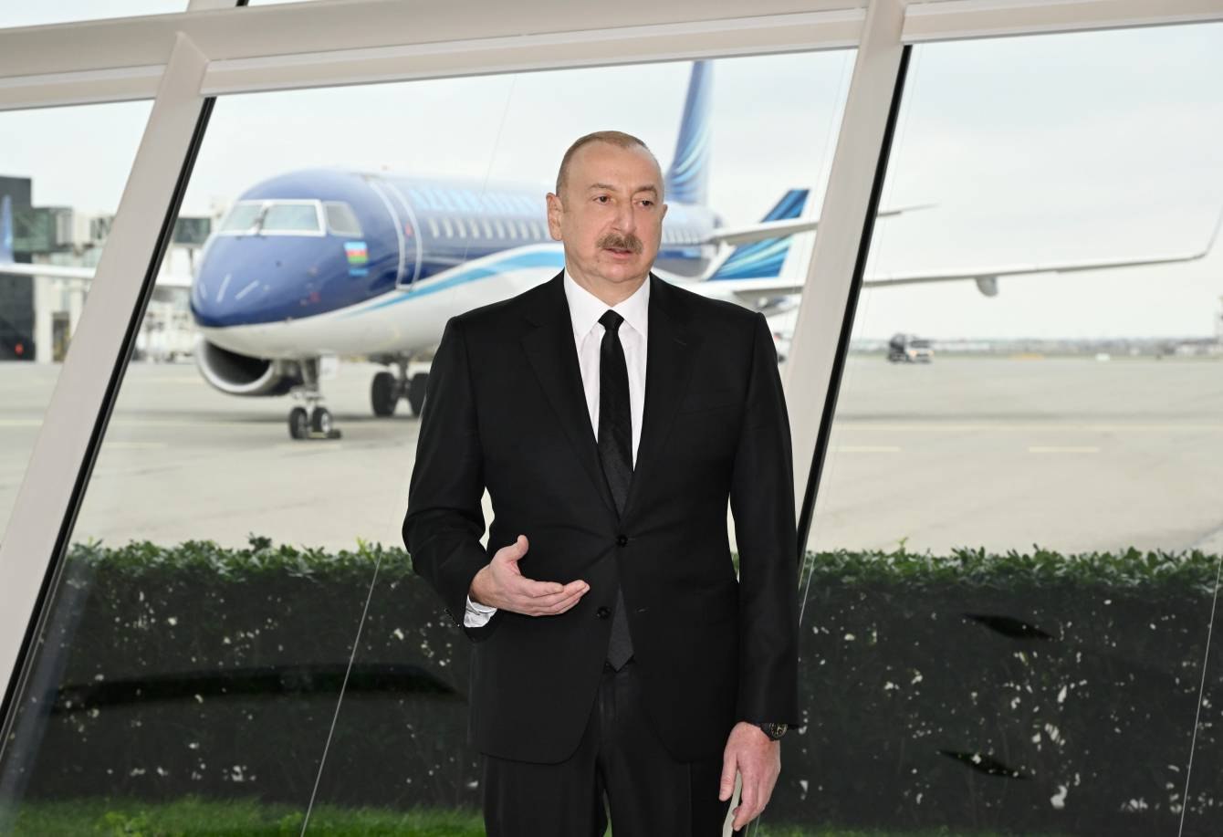 Prezident AZAL təyyarəsinin vurulmasından DANIŞDI: “Qəsdən hücum olduğunu düşünmürük, sadəcə..." Prezident AZAL təyyarəsinin vurulmasından DANIŞDI: “Qəsdən hücum olduğunu düşünmürük, sadəcə..."