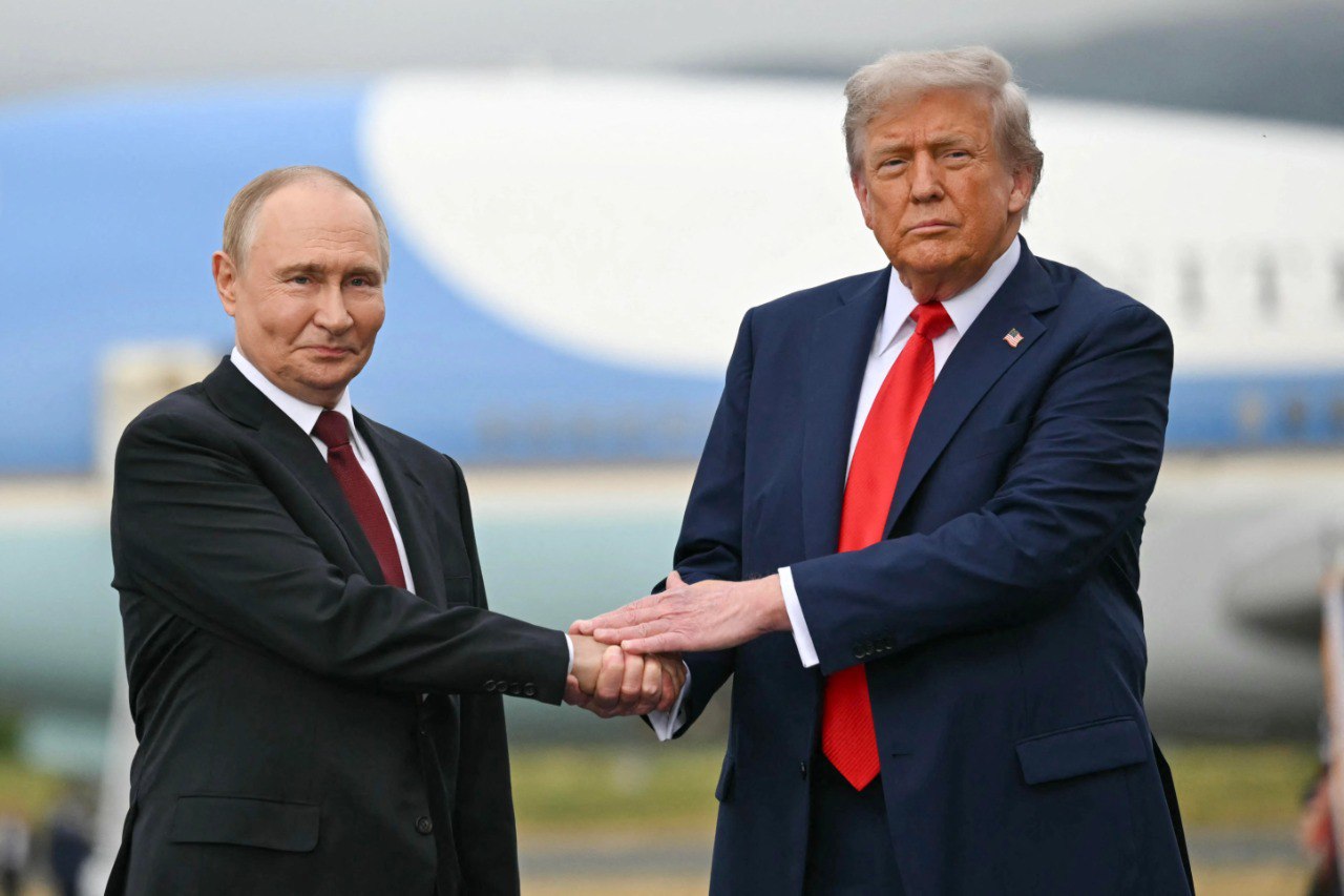 Ağ Ev Trampla Putinin görüşünü "tarixi" adlandırdı – FOTO