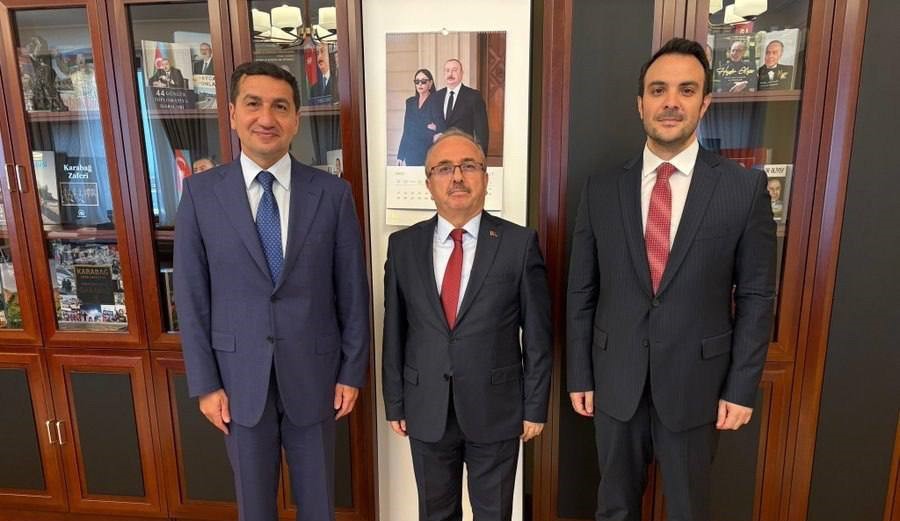 Hikmət Hacıyev türkiyəli səfirlə Azərbaycan-Ermənistan sülh prosesini müzakirə etdi Hikmət Hacıyev türkiyəli səfirlə Azərbaycan-Ermənistan sülh prosesini müzakirə etdi
