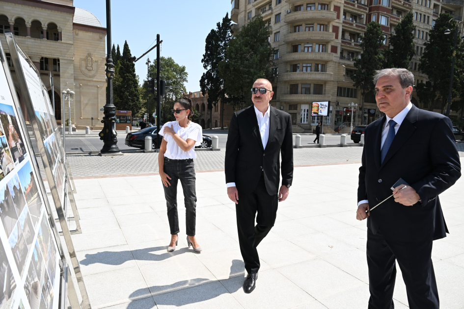 Prezident və birinci xanım GƏNCƏDƏ - FOTO