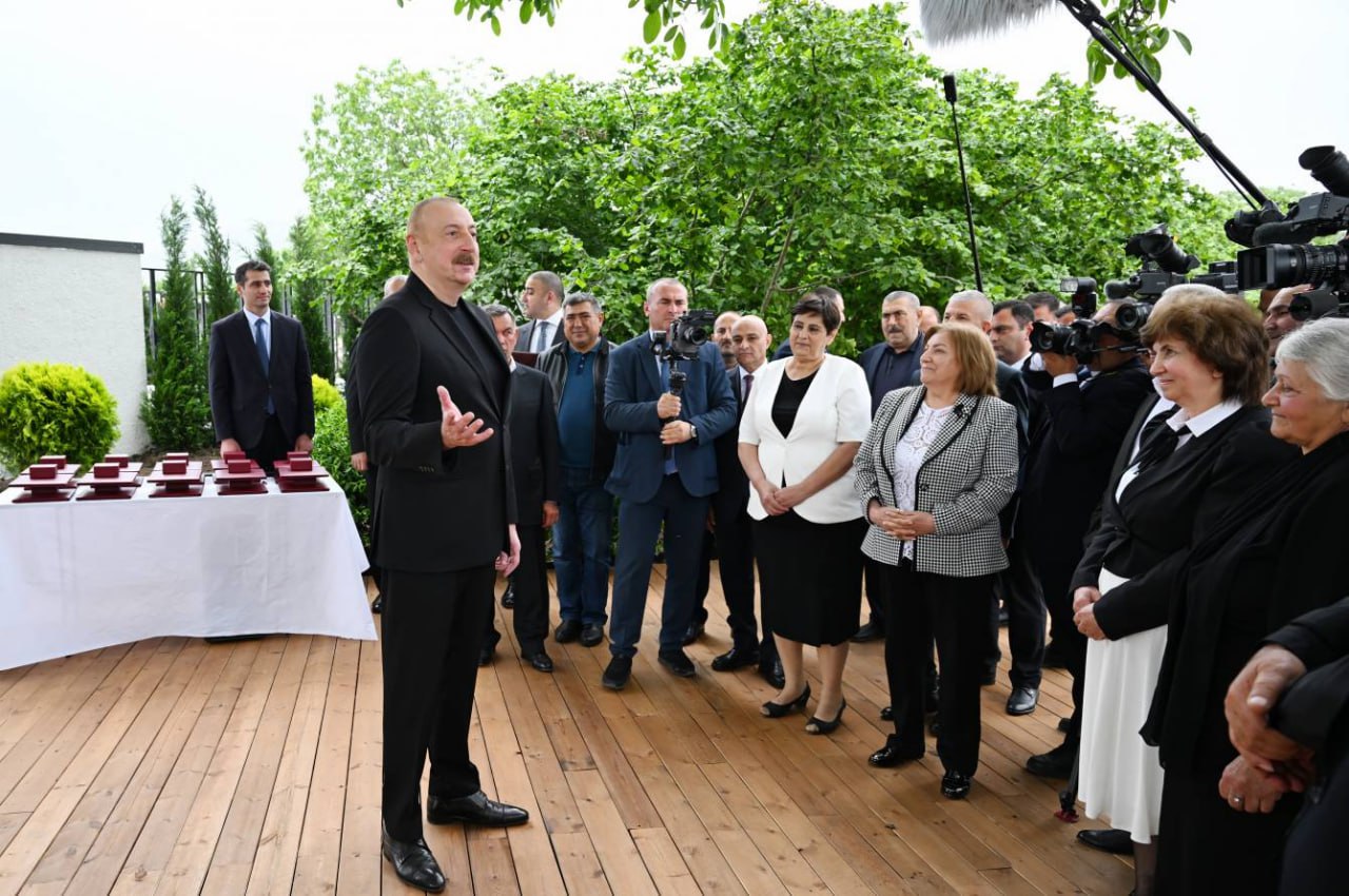 İlham Əliyevdən Kəlbəcər sakinlərinə: “Əminəm ki, burada rahat yaşayacaqsınız”