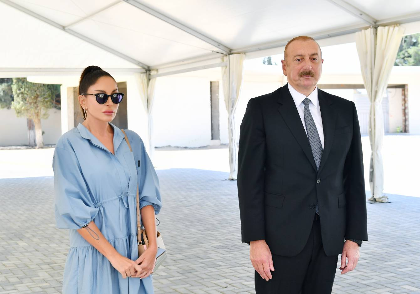 Prezident və xanımı Ağdərədə Vəngli və Kolatağ kəndlərinin sakinləri ilə GÖRÜŞDÜLƏR