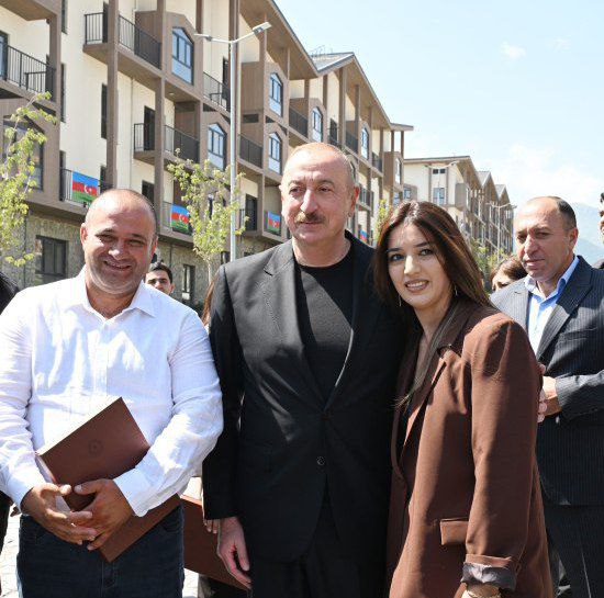 Şəhid qızının kövrək ÇIXIŞI: “Atamın şəhid olduğu torpağa Sizin sayənizdə ayaq basıram” - VİDEO