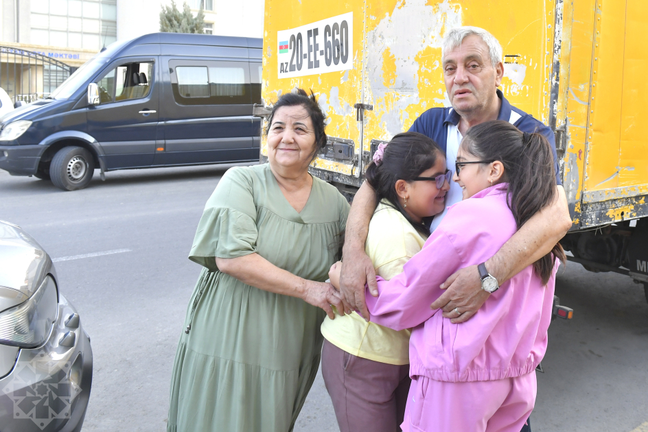 Onlar da doğma yurdlarına qayıdırlar - FOTO Onlar da doğma yurdlarına qayıdırlar - FOTO