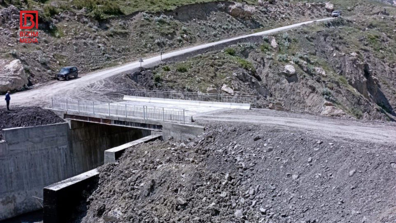 Ötən il selin dağıtdığı Əlik körpüsünün yerinə yenisi İNŞA OLUNDU – FOTO