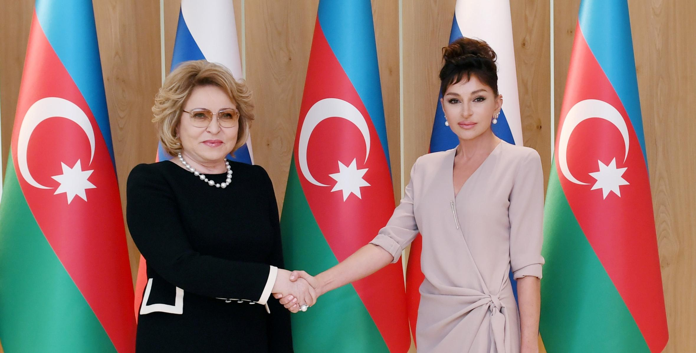 Valentina Matviyenko Mehriban Əliyevanı TƏBRİK ETDİ