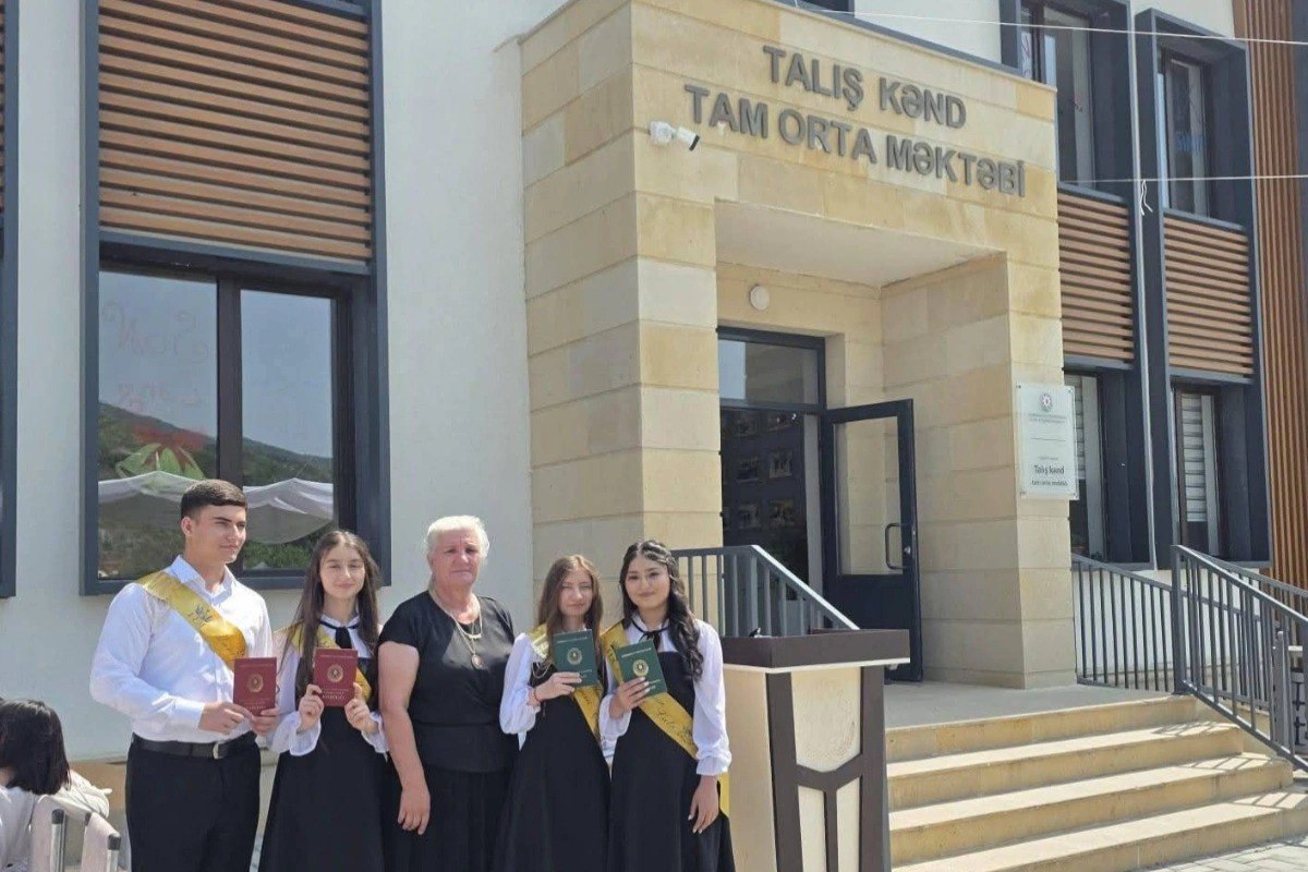 Daha bir məktəbin bütün məzunları tələbə adını qazandılar – FOTO