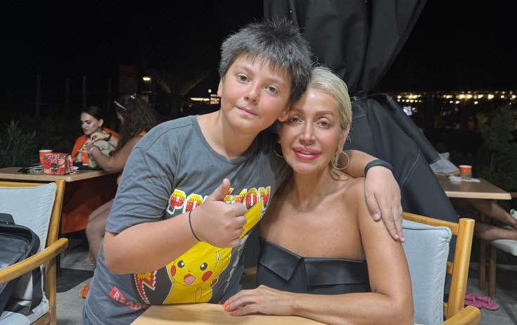 Emma Ələkbərzadə oğlu ilə - FOTO
