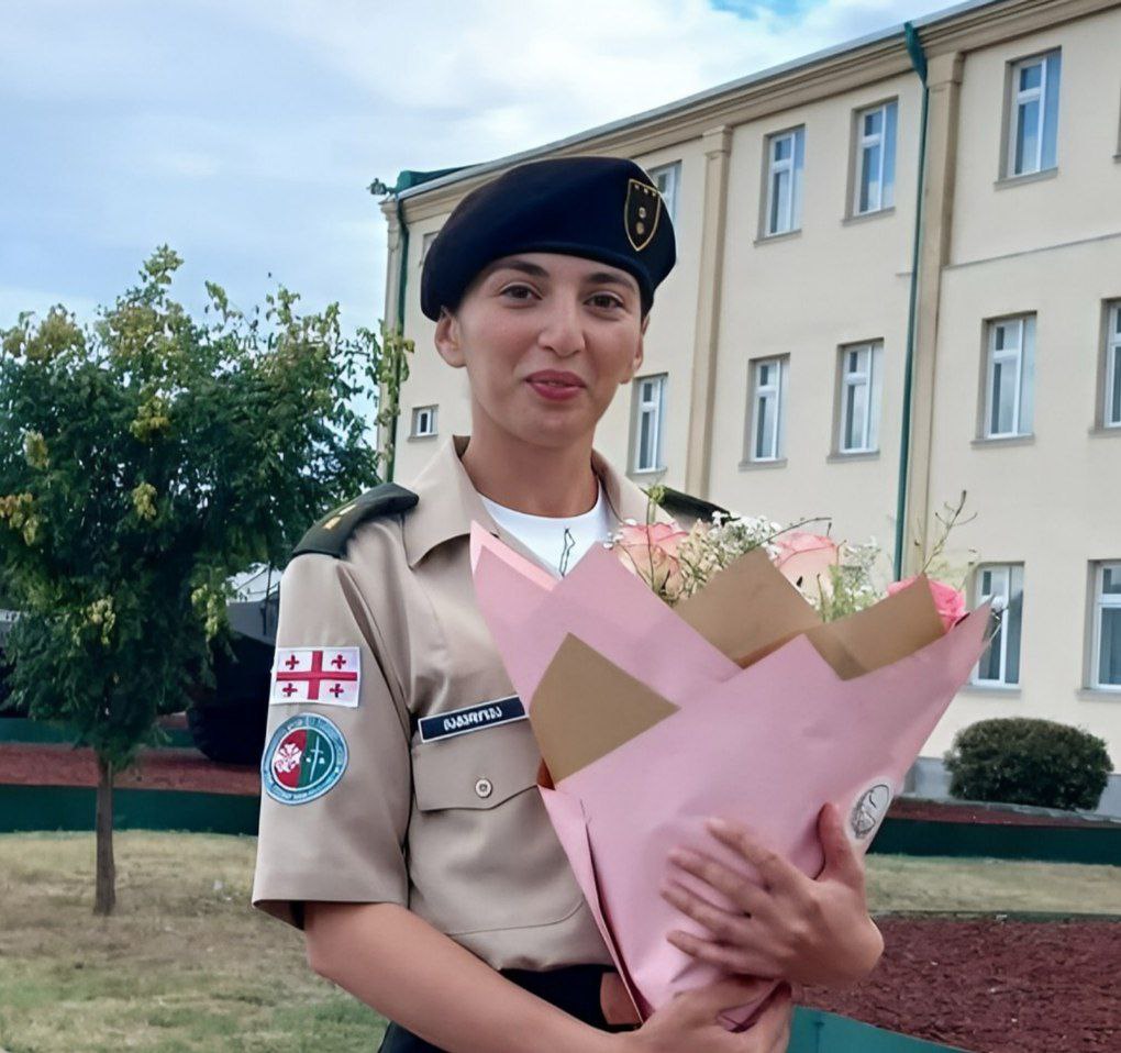 Gürcüstanda azərbaycanlı qadın leytenant rütbəsi aldı - FOTO Gürcüstanda azərbaycanlı qadın leytenant rütbəsi aldı - FOTO