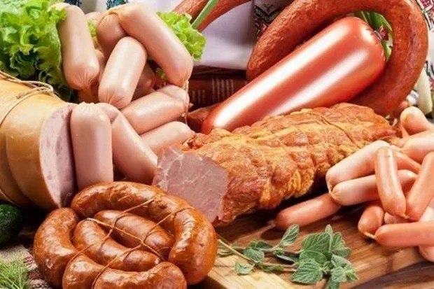 Hisə verilmiş ət və kolbasa məhsullarının həddindən artıq qəbulunun zərərləri