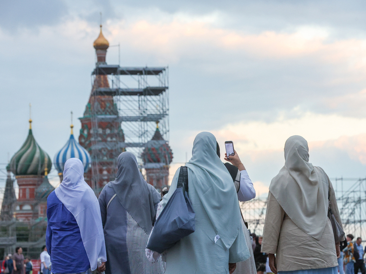 Rusiyada məktəblərdə niqab və hicab taxmağı qadağan etmək TƏKLİF OLUNDU