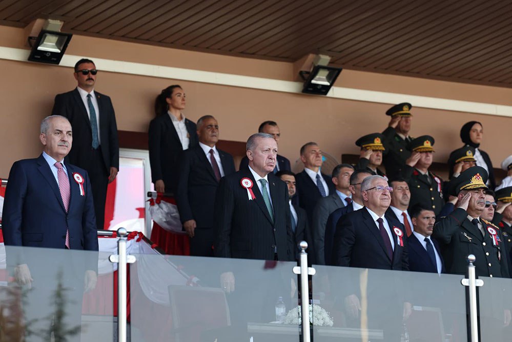 Azərbaycan müdafiə naziri Türkiyədə hərbi məktəblərin buraxılış mərasimlərində iştirak edib - FOTO