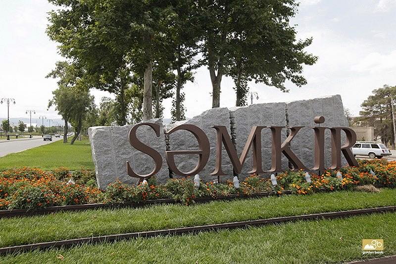 Şəmkirdə ağır qəza: 1 ölü, 3 yaralı var Şəmkirdə ağır qəza: 1 ölü, 3 yaralı var