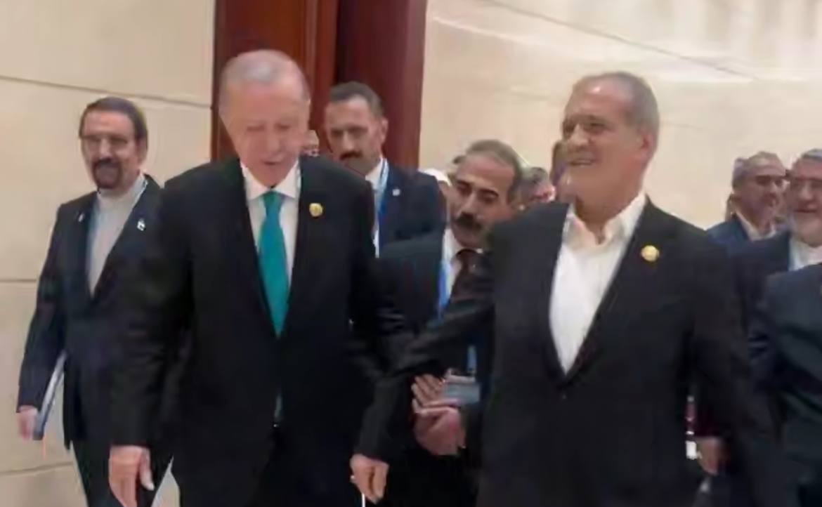 Ərdoğanın Çində Pezeşkianla SƏMİMİ SÖHBƏTİ – VİDEO Ərdoğanın Çində Pezeşkianla SƏMİMİ SÖHBƏTİ – VİDEO