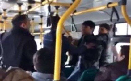 Bakıda avtobusda dava: Sərnişin həbs edildi Bakıda avtobusda dava: Sərnişin həbs edildi