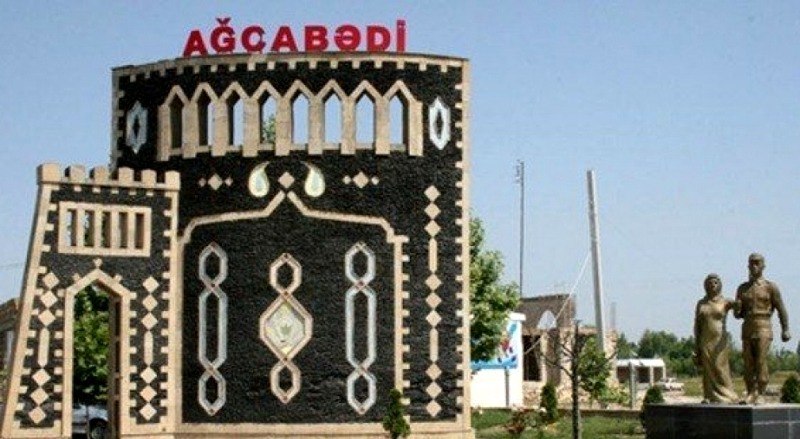 Ağcabədidə DƏHŞƏT: Qardaş 16 yaşlı bacısını qətlə yetirdi Ağcabədidə DƏHŞƏT: Qardaş 16 yaşlı bacısını qətlə yetirdi