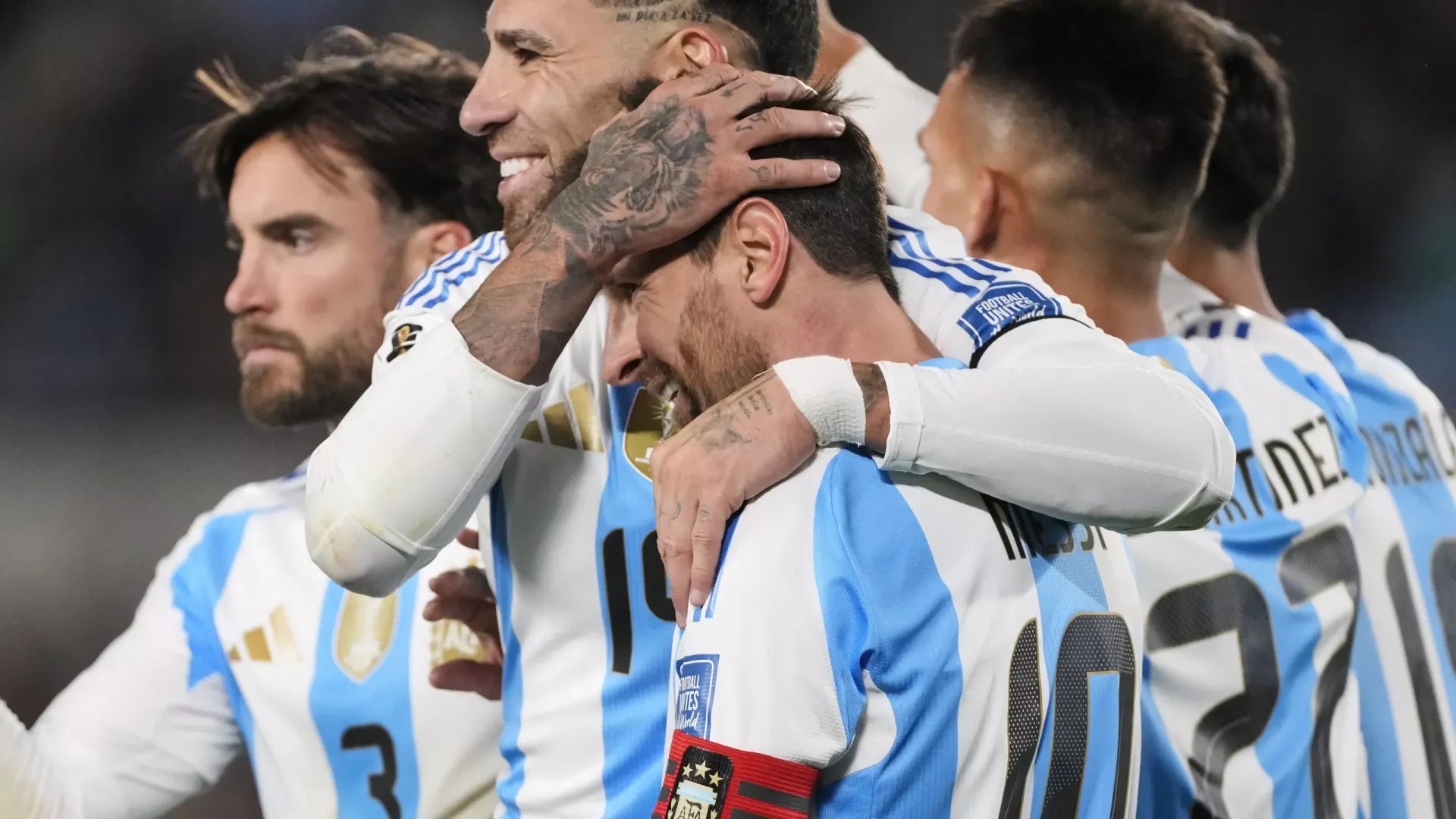 Messi göz yaşlarını saxlaya bilmədi: Azarkeşlər onunla belə vidalaşdı - FOTOLAR