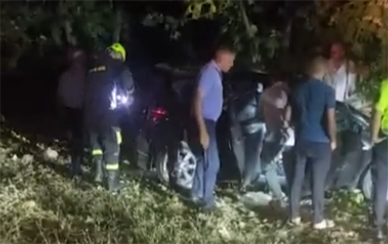 Tovuzda ağır qəza: Qadın sürücü xəsarət aldı - VİDEO