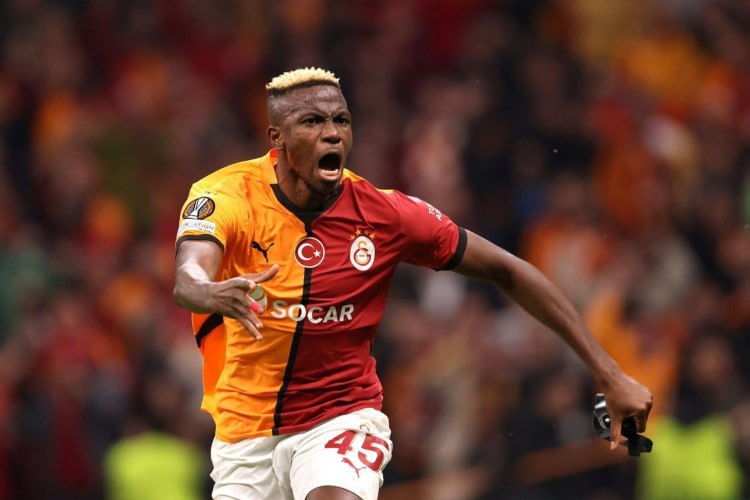 “Qalatasaray”da AĞIR İTKİ “Qalatasaray”da AĞIR İTKİ