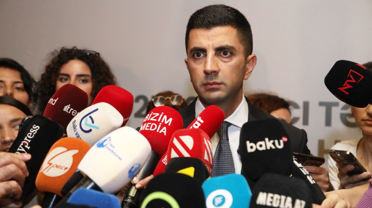 “Bütün məktəblərdə şagirdlərin telefondan istifadəsi QADAĞAN OLUNACAQ” – VİDEO