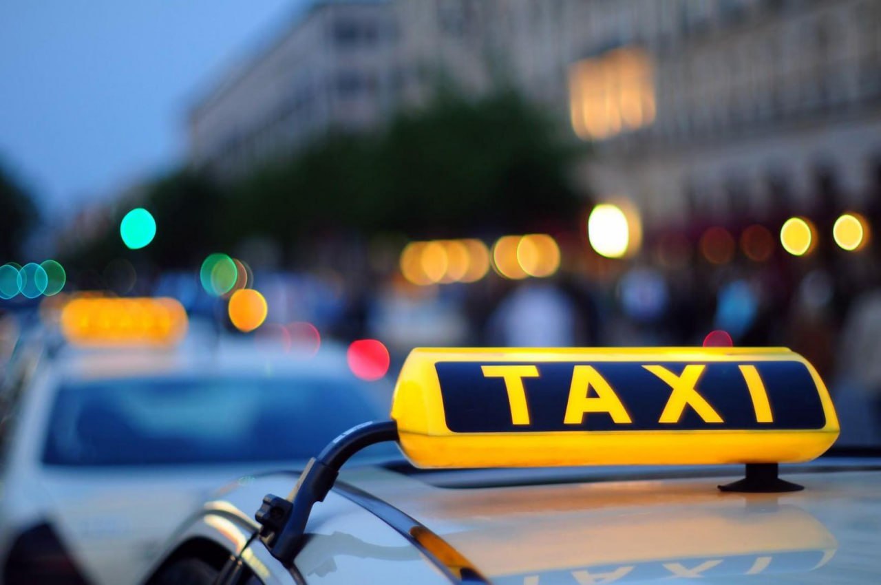 Paytaxtda taksi sürücüsü gedişhaqqına görə sərnişini DÖYDÜ
