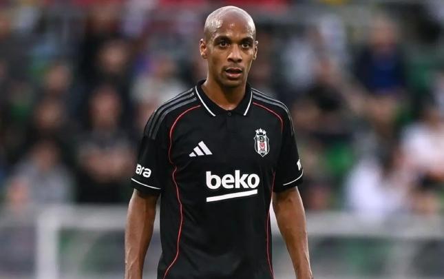 "Beşiktaş"ın futbolçusu Yunanıstan KLUBUNDA