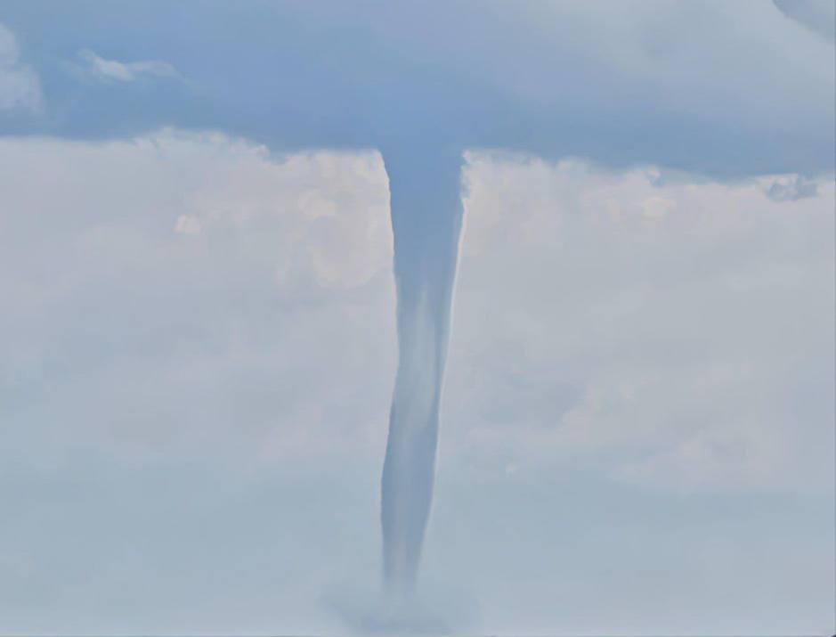 Xəzər dənizində tornado göründü - VİDEO Xəzər dənizində tornado göründü - VİDEO