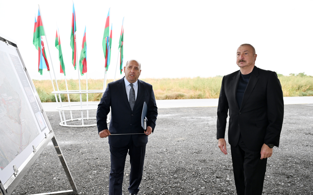 İlham Əliyev Füzuli rayonunda Qaraxanbəyli kəndinin təməlini qoydu - FOTO