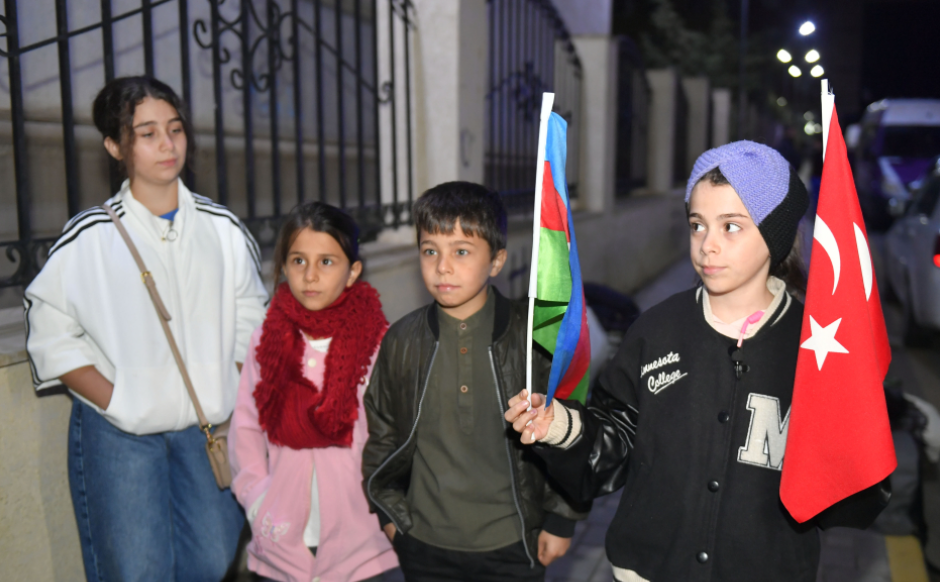 Kəlbəcər şəhərinə növbəti köç karvanı yola salındı - FOTO